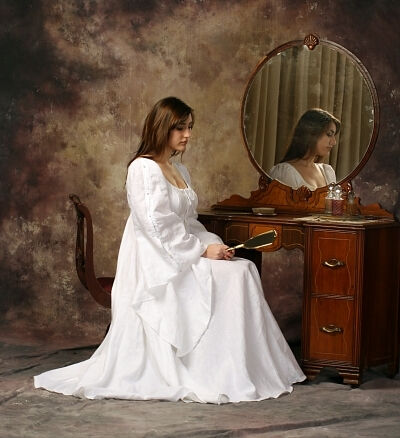 Handkerchief Weight White Linen Romantic Nightgown